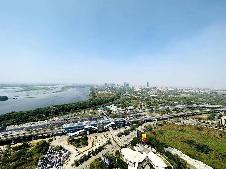 Cloud Stay@41St Floor โนอิดา ภายนอก รูปภาพ